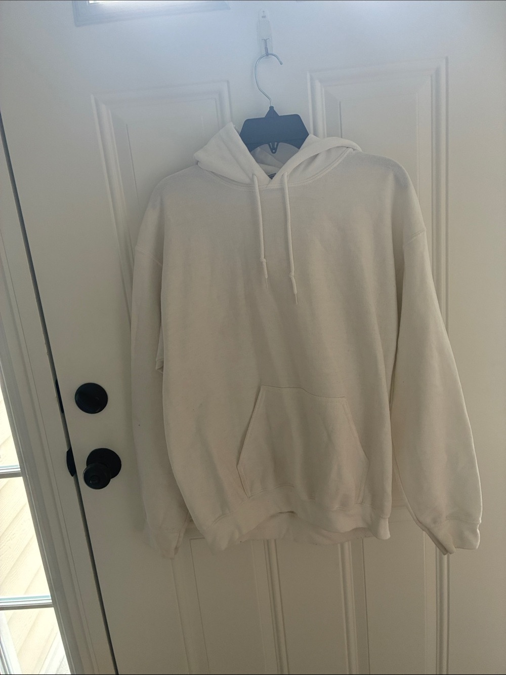 White sweatshirt oversized